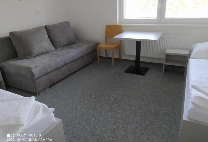 膳宿费 Penzion Valmez