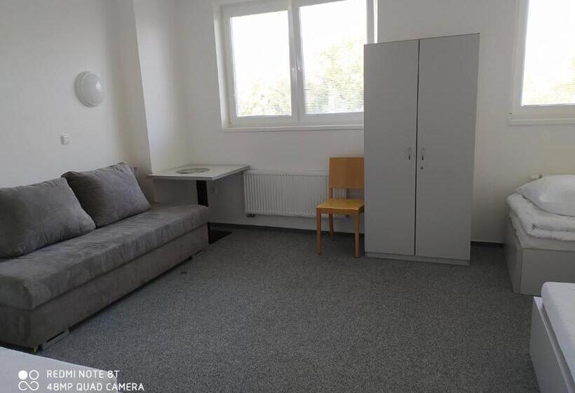 膳宿费 Penzion Valmez