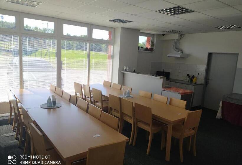 膳宿费 Penzion Valmez