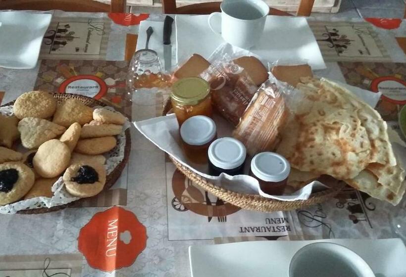 פנסיון Punteri