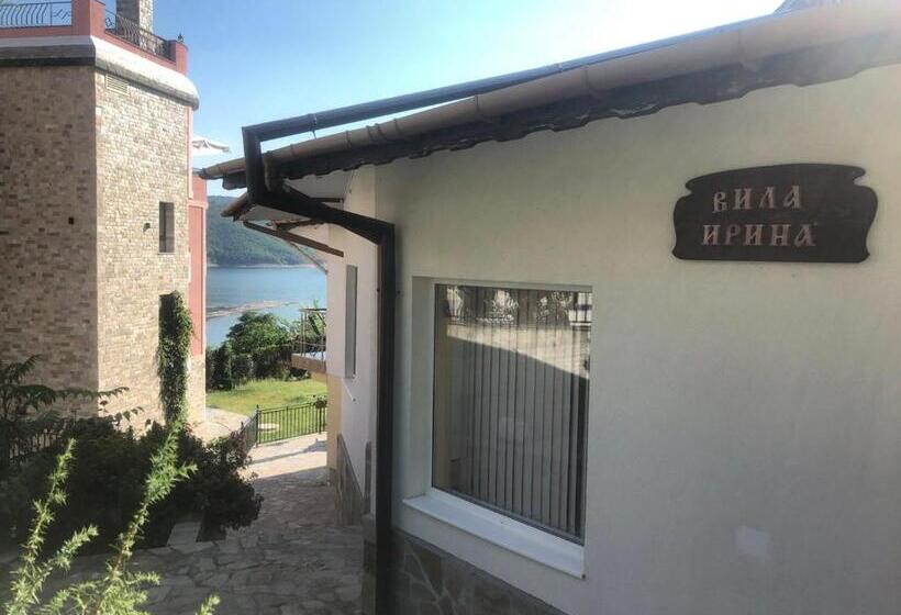 פנסיון Villa Irina
