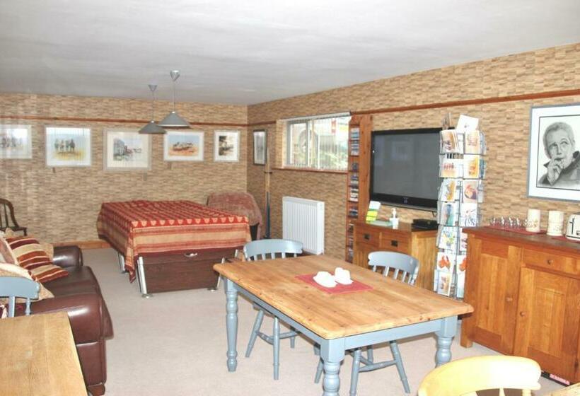 Seven Acre Corner B&b