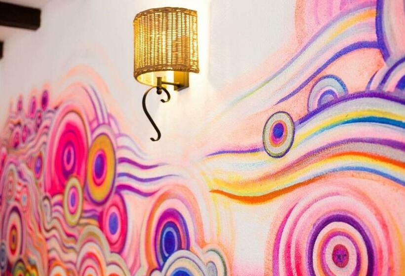 ユースホステル 5th Element Beach House Caparica