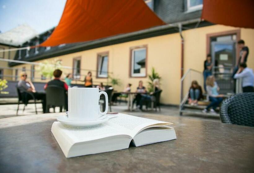 ユースホステル Jugendhaus St. Kilian