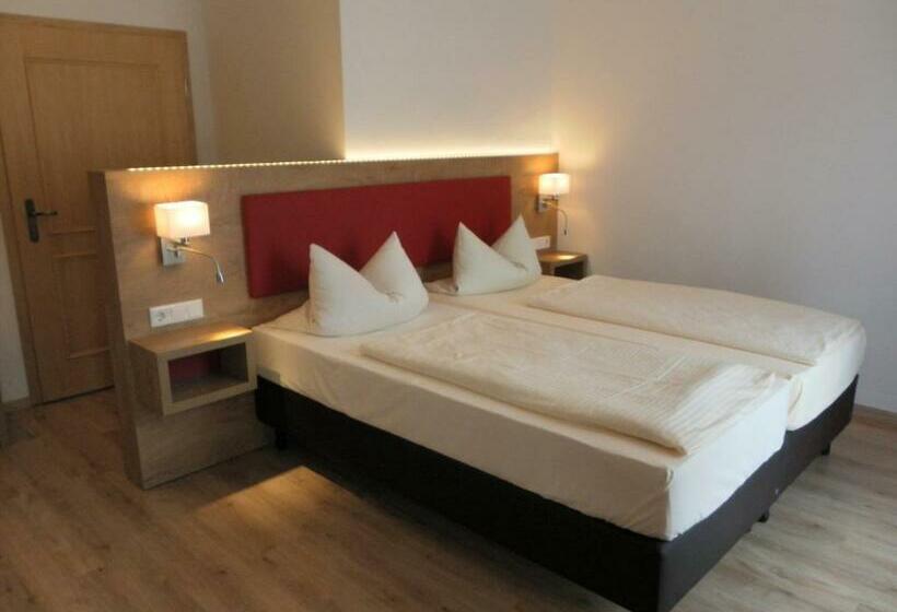 호스텔 Pension Alter Wirt