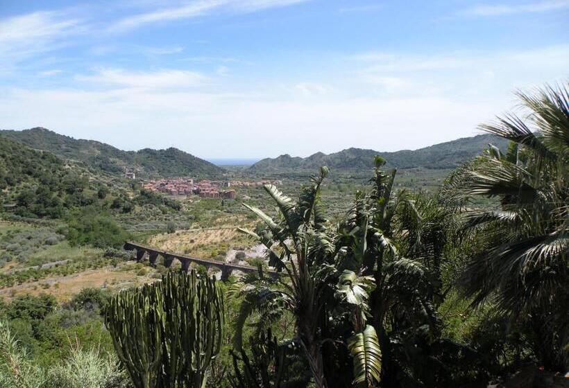 Bed and Breakfast Alcantara Natura Country House