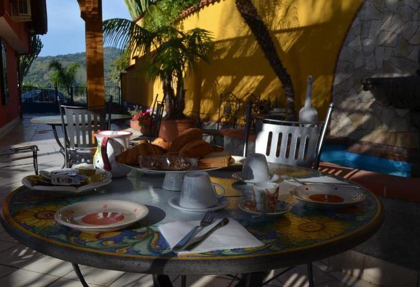 Bed and Breakfast Alcantara Natura Country House