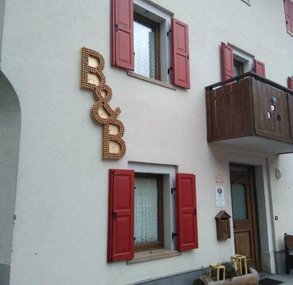 住宿加早餐  Durmi E Insumiasci