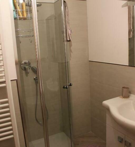 住宿加早餐  Durmi E Insumiasci