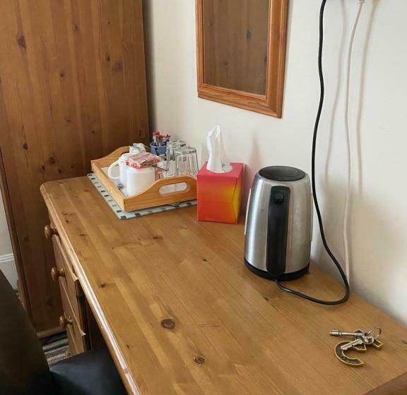 Bed and Breakfast Four Seasons Guest House