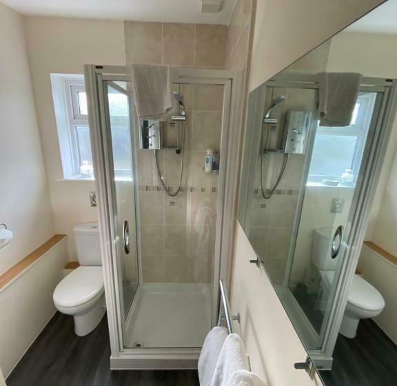 Bed and Breakfast Four Seasons Guest House