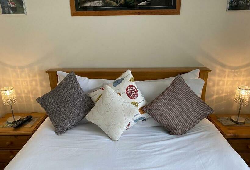 Bed and Breakfast Four Seasons Guest House