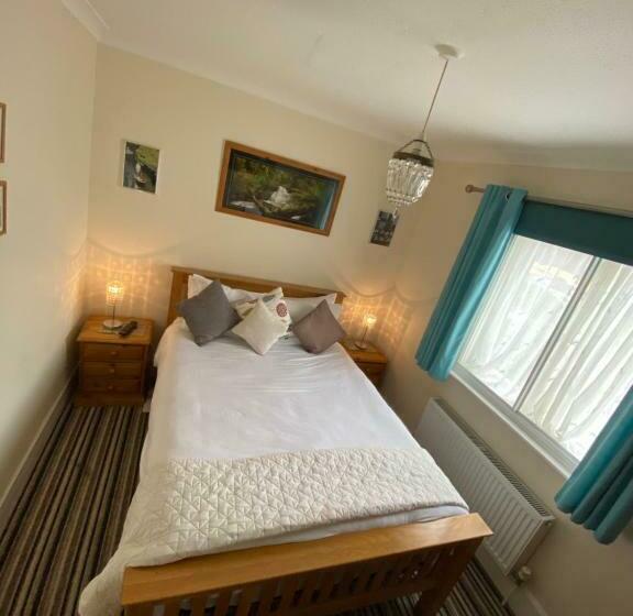 Bed and Breakfast Four Seasons Guest House