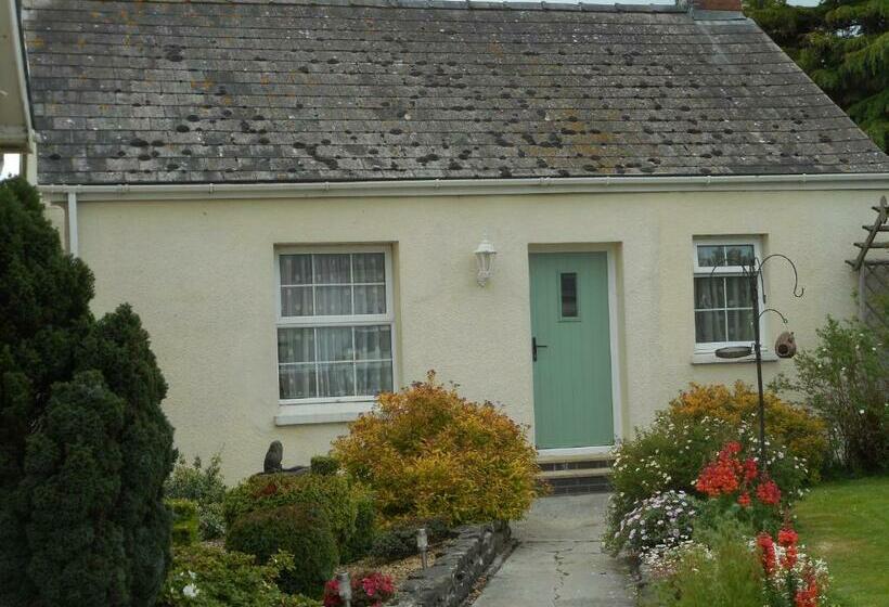 민박 Glascoed Farmhouse