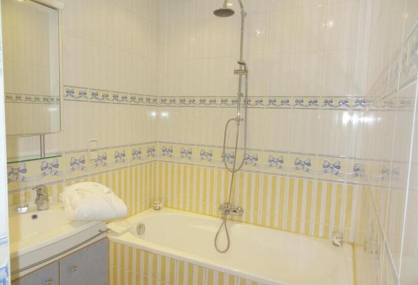 Bed and Breakfast Le Chateau Des Eglantines