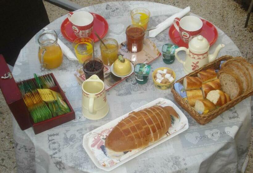 مبيت وإفطار Locastillon