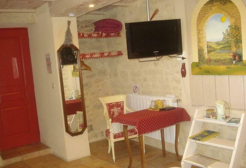 مبيت وإفطار Locastillon