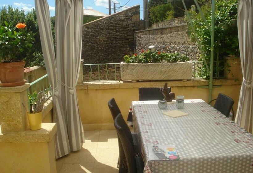 مبيت وإفطار Locastillon