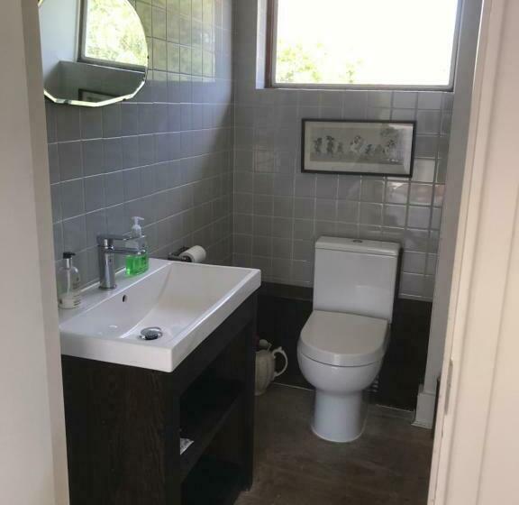 تختخواب و صبحانه Private Luxury Retreat