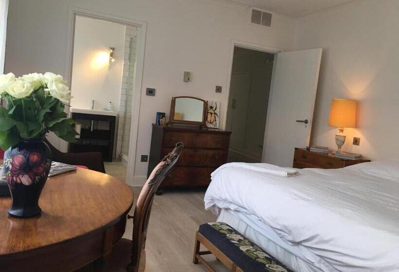 تختخواب و صبحانه Private Luxury Retreat