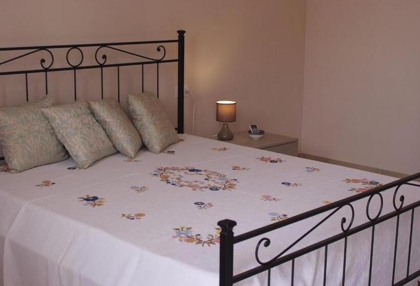 בית מלון כפרי Agriturismo Serra Vecchia