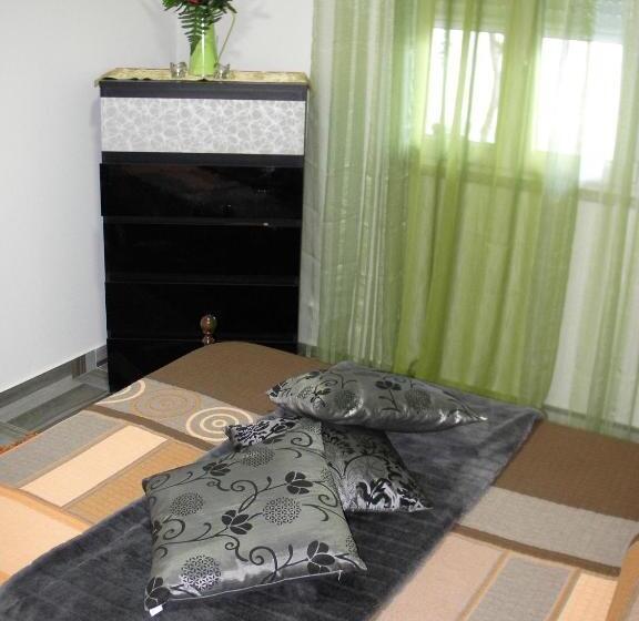 ホテル Alojamento Costa & Dias