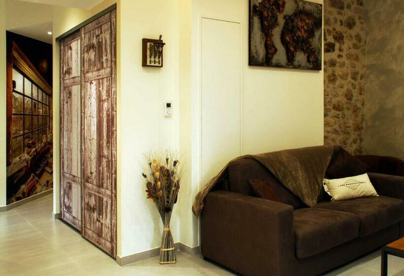 Отель Le Moulin Des Chartreux   1733