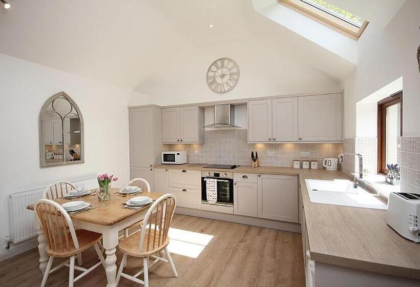 בית מלון כפרי The Old Stables