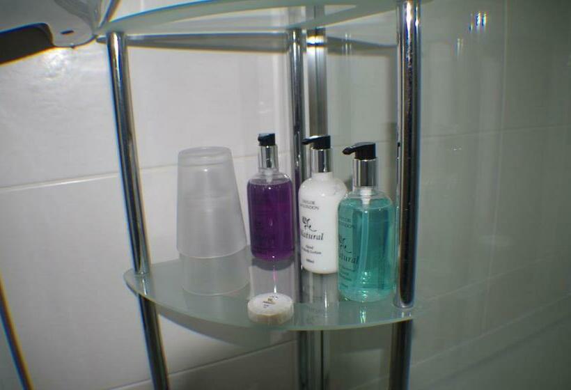 Lynwood House Bed And Breakfast