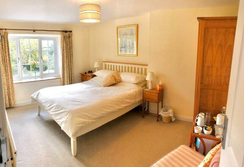 Lynwood House Bed And Breakfast