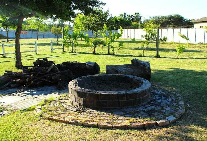 بنسيون African Adventures Accommodation