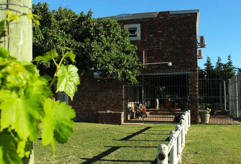 بنسيون African Adventures Accommodation