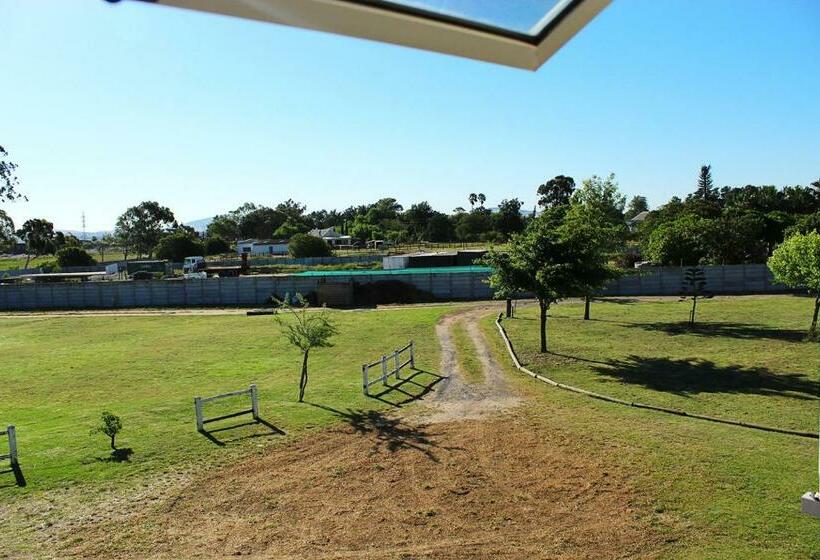 بنسيون African Adventures Accommodation