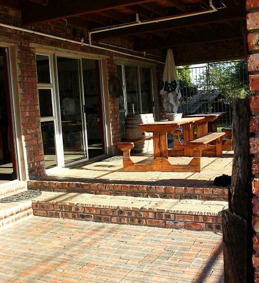 بنسيون African Adventures Accommodation