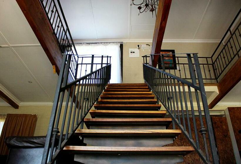 بنسيون African Adventures Accommodation