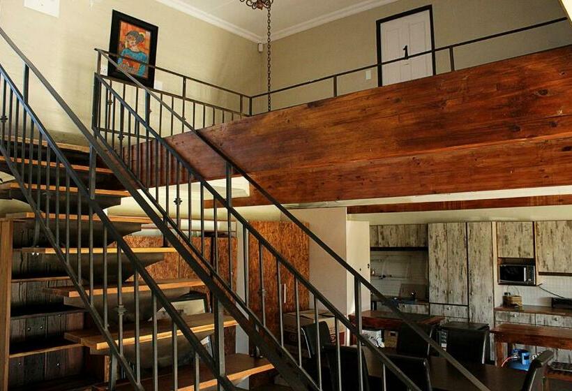 بنسيون African Adventures Accommodation