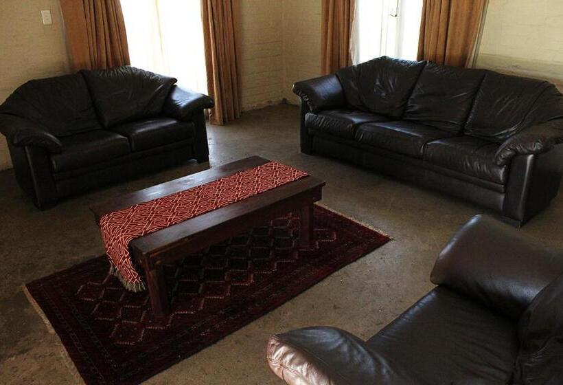 بنسيون African Adventures Accommodation