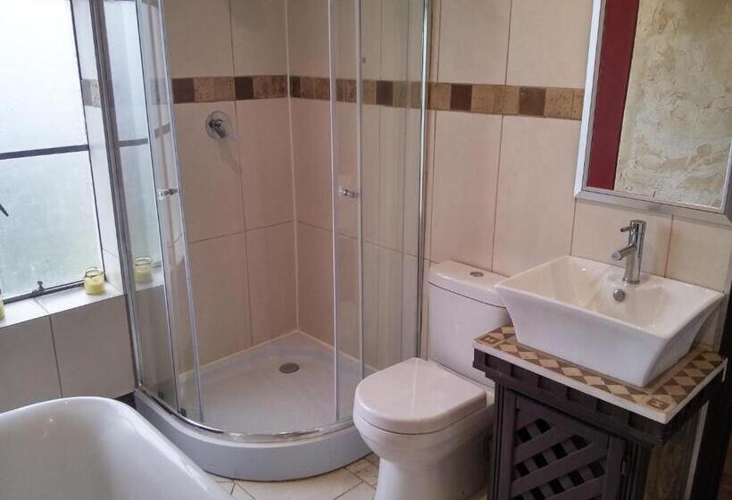 بنسيون African Adventures Accommodation