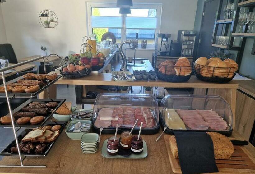 پانسیون Haus Karina