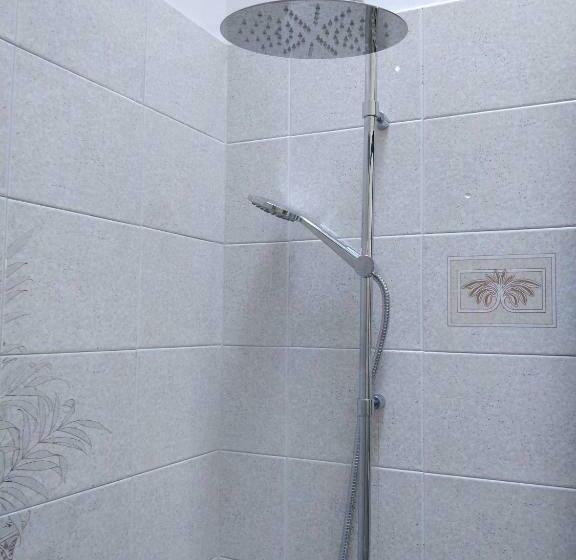 פנסיון Isi Guesthouse