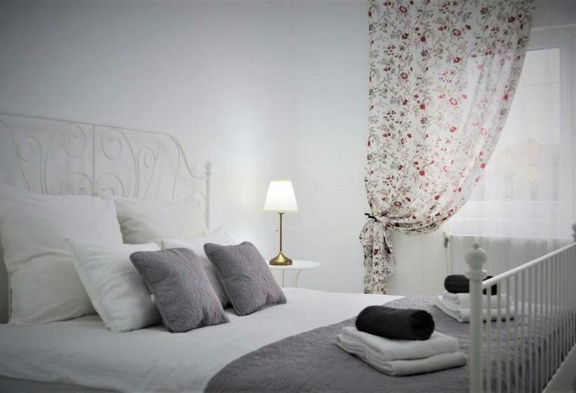 بنسيون La Maison Blanche