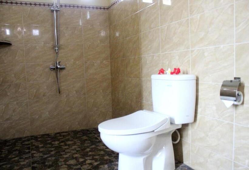 פנסיון Maha Neka Villa