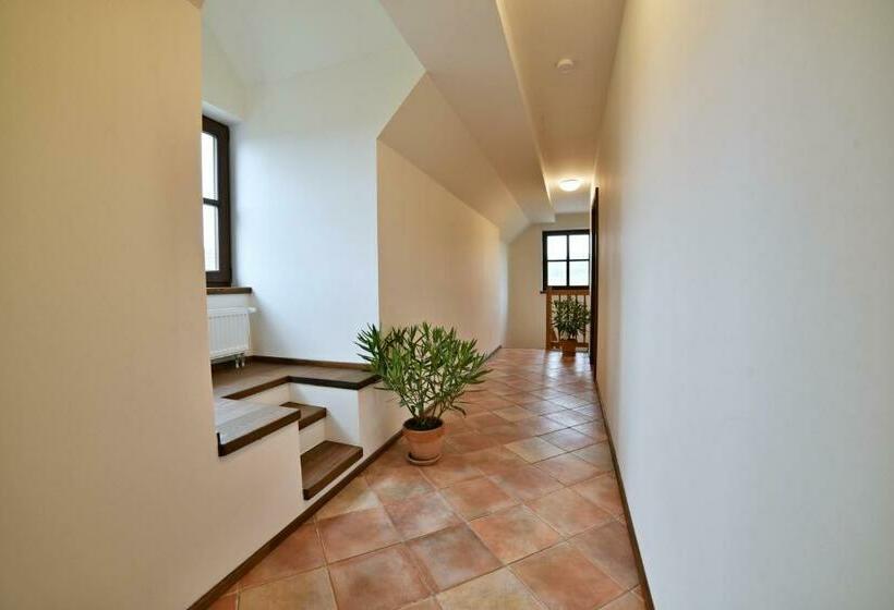 بنسيون Statek Pod Lípou