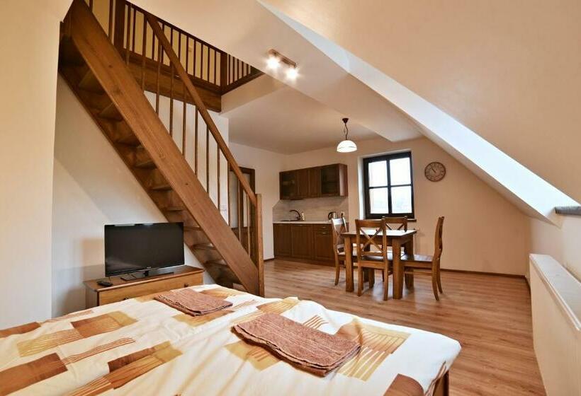 بنسيون Statek Pod Lípou