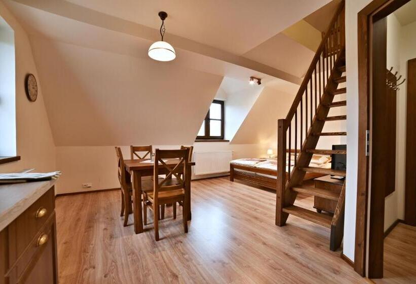 بنسيون Statek Pod Lípou