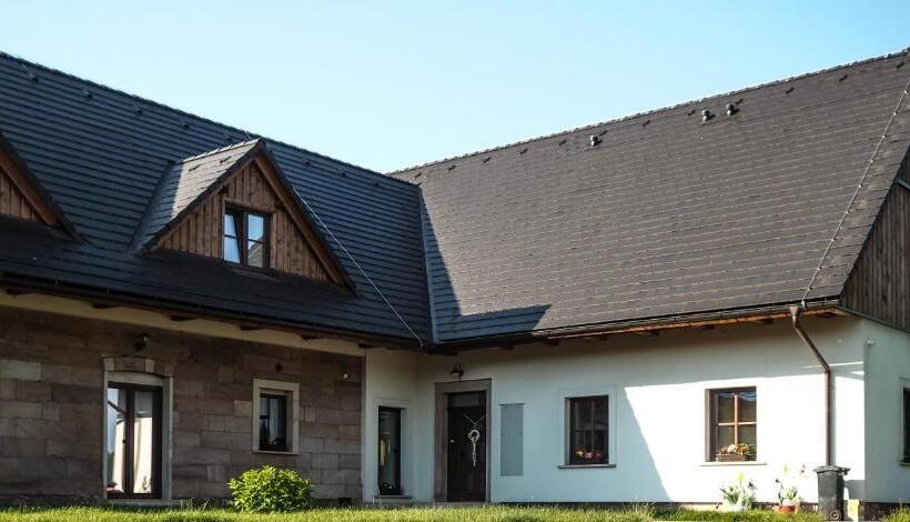 بنسيون Statek Pod Lípou