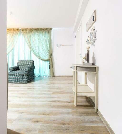 ペンション The Shore House