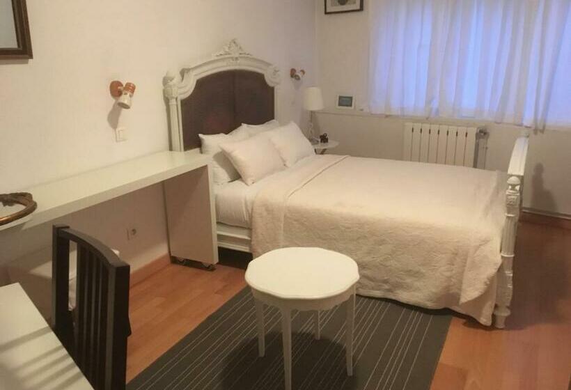 بنسيون Villa Cemaste