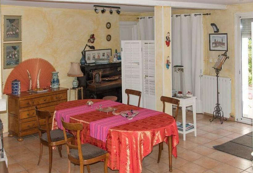 بنسيون Villa Cemaste