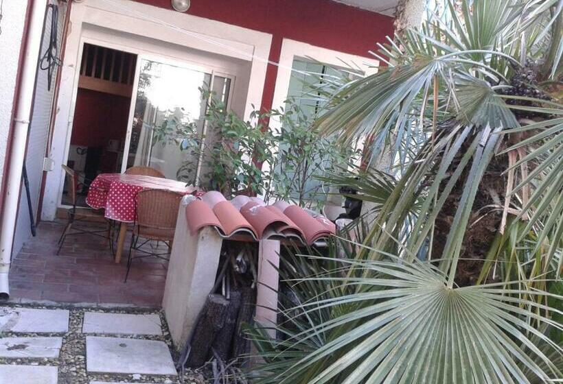 بنسيون Villa Cemaste